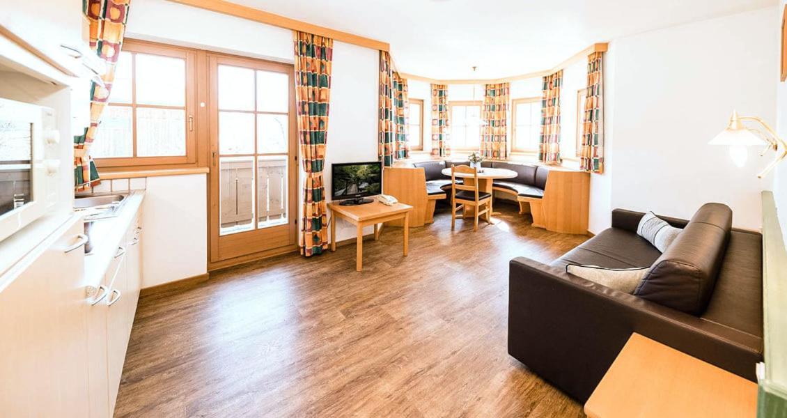 Feriengut Hasenau Aparthotel Saalbach-Hinterglemm Exterior photo