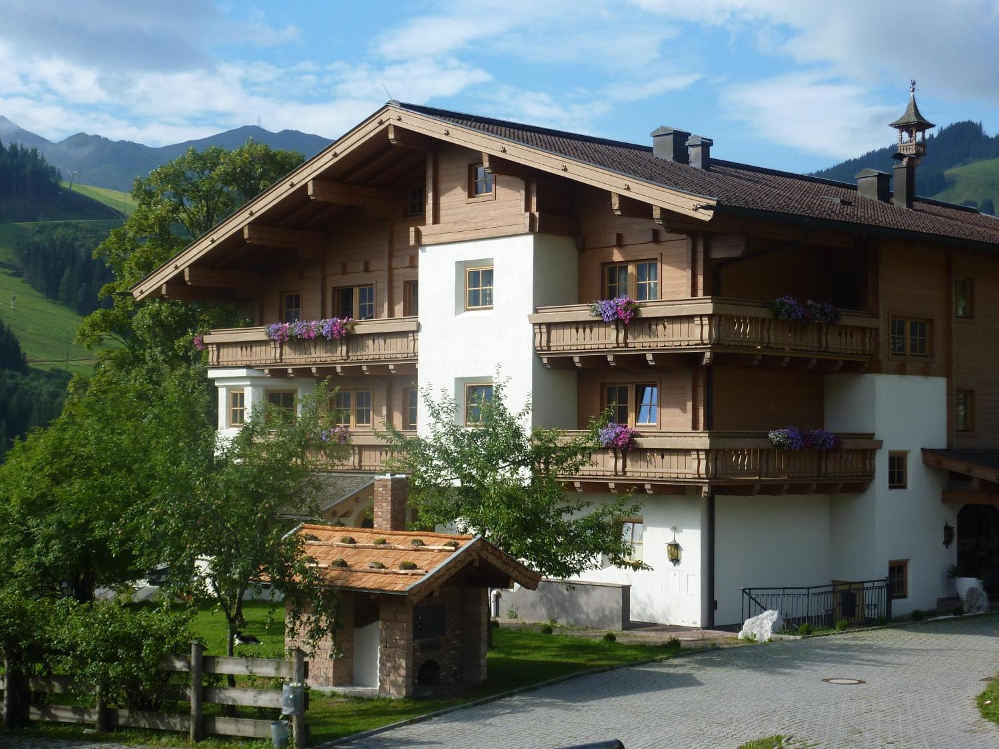 Feriengut Hasenau Aparthotel Saalbach-Hinterglemm Exterior photo